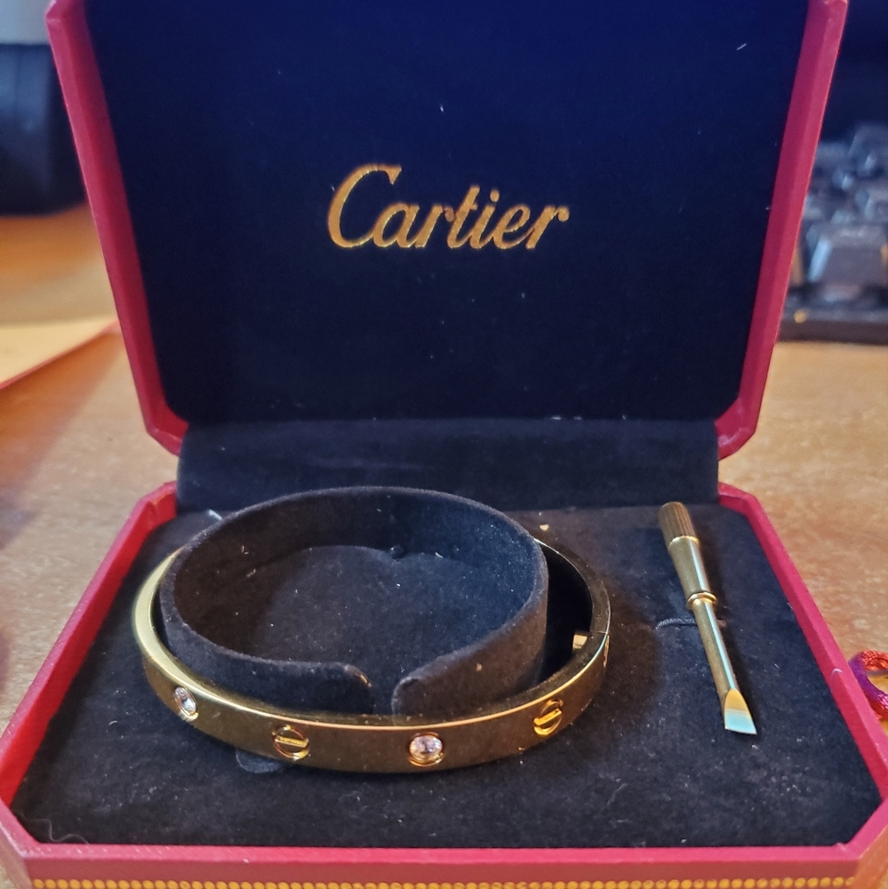 Cartier love bracelet 18k gold 4 diamonds